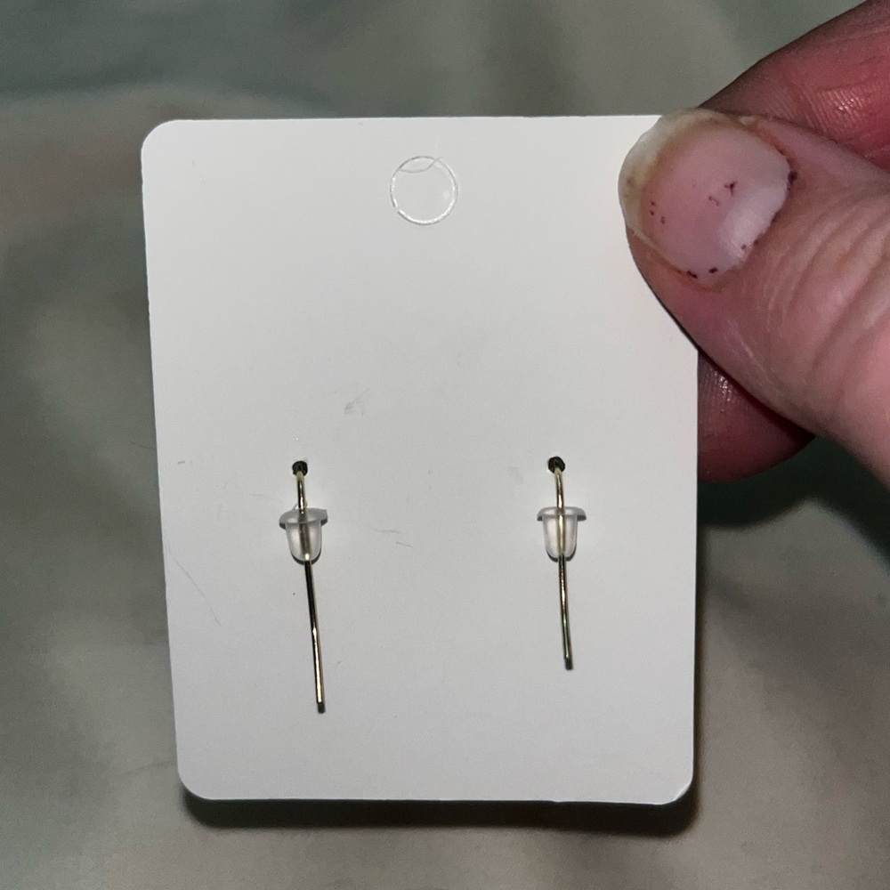 White and gold dangle flower earrings. - Picture 2 of 4